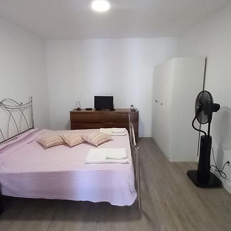 Alvito Guest House - Comfortable Room With Private Bathroom Lisbon Luaran gambar